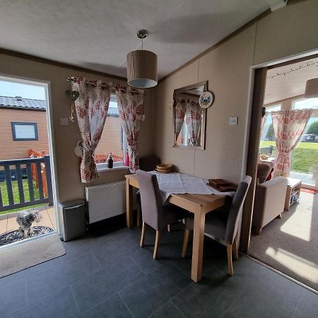 Kimadalyn Villa Forfar Bagian luar foto