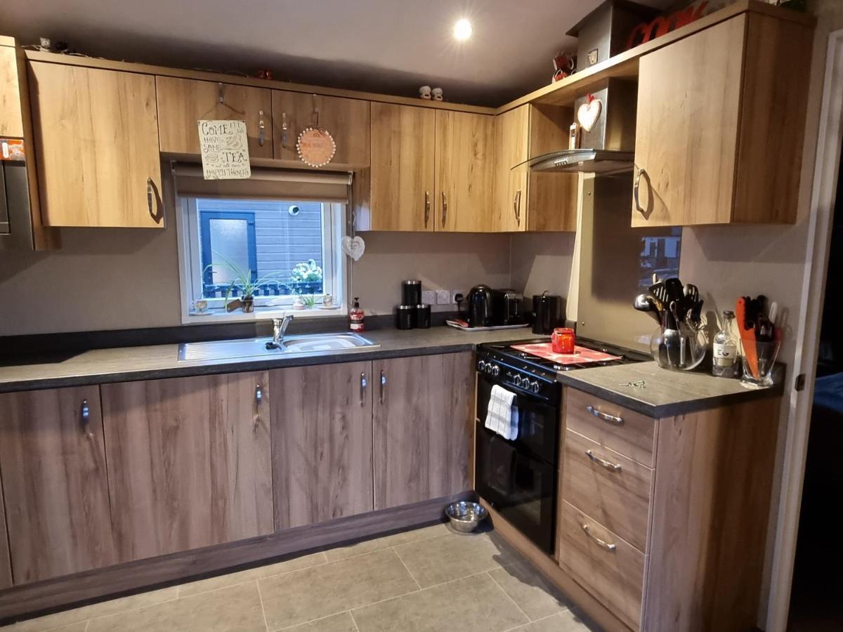 Kimadalyn Villa Forfar Bagian luar foto