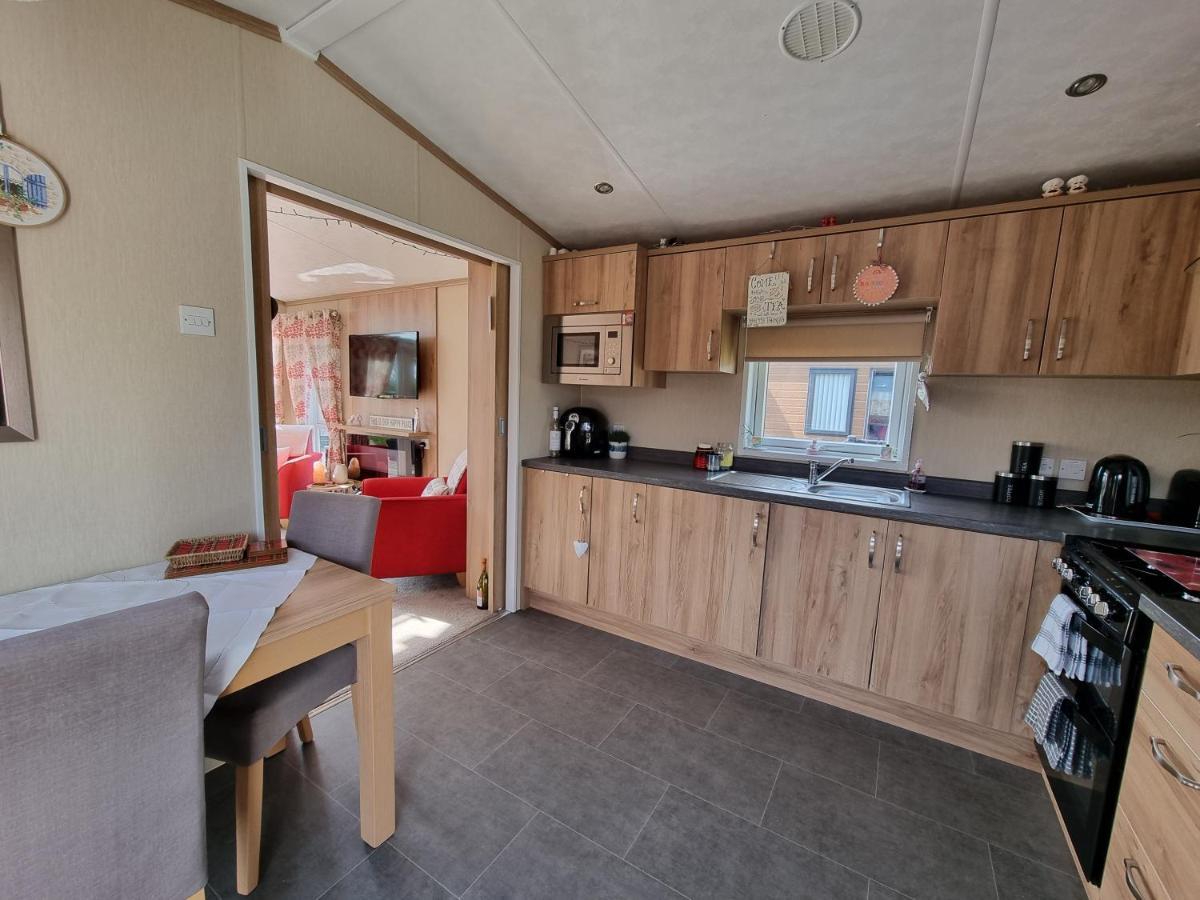 Kimadalyn Villa Forfar Bagian luar foto