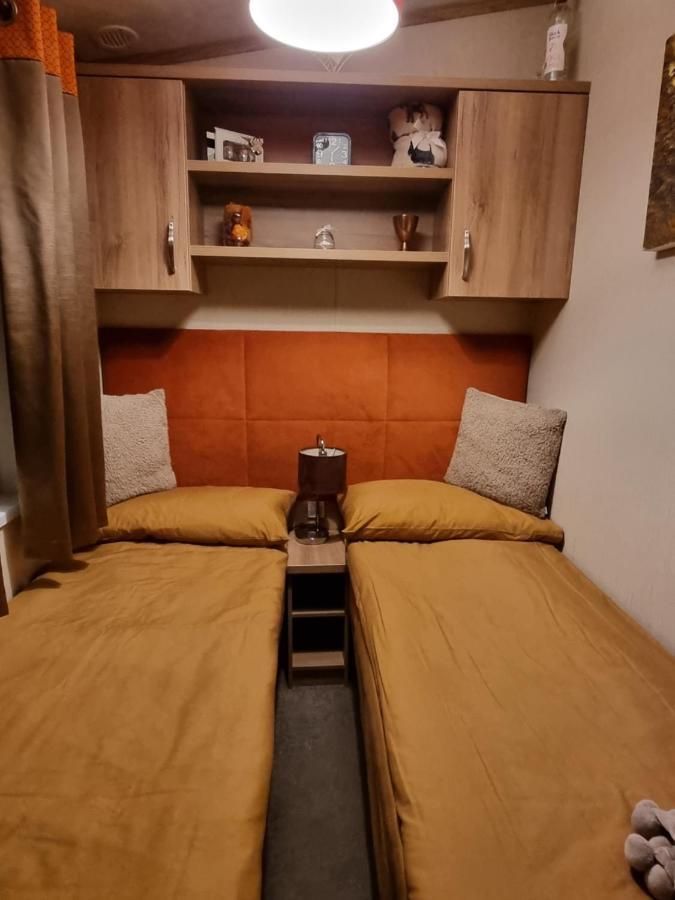 Kimadalyn Villa Forfar Bagian luar foto