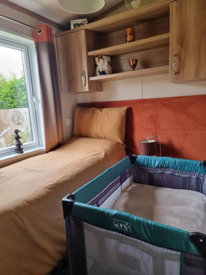 Kimadalyn Villa Forfar Bagian luar foto