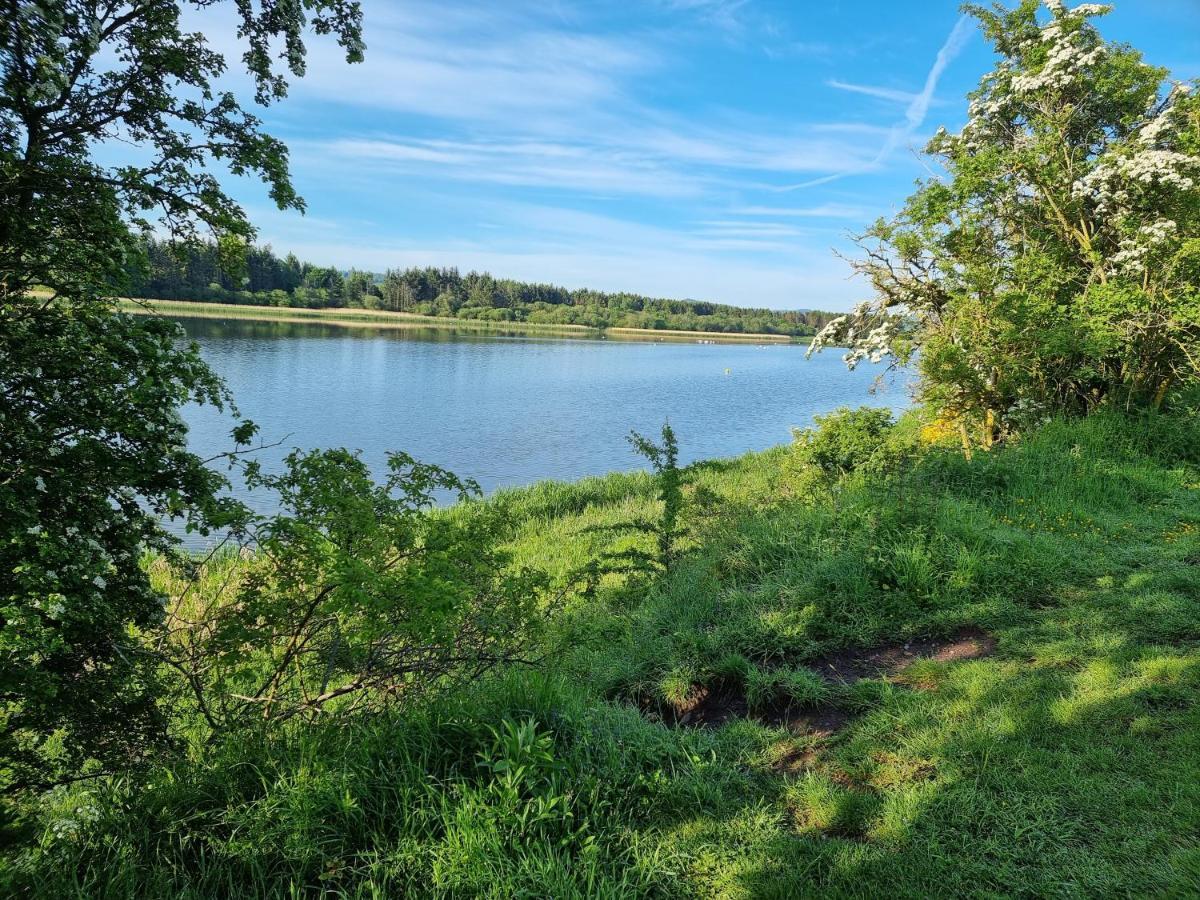 Kimadalyn Villa Forfar Bagian luar foto