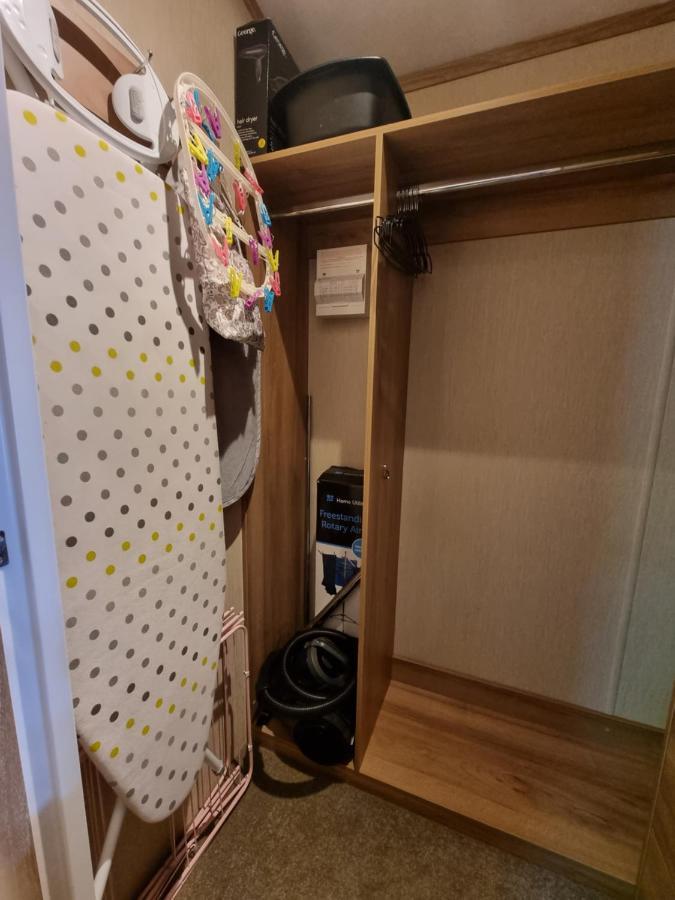 Kimadalyn Villa Forfar Bagian luar foto