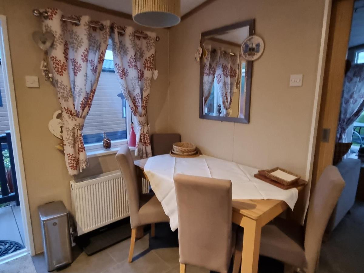Kimadalyn Villa Forfar Bagian luar foto