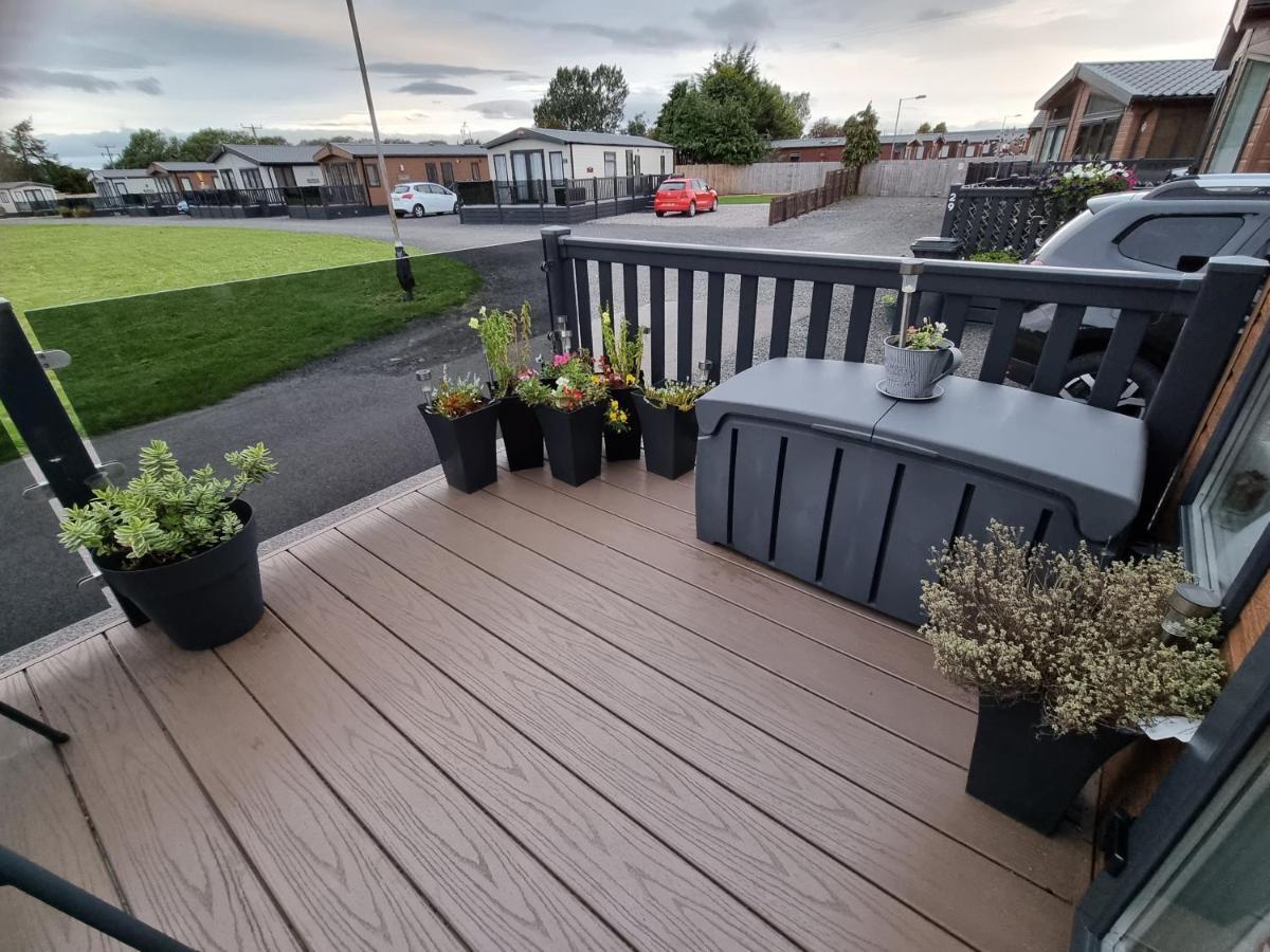 Kimadalyn Villa Forfar Bagian luar foto