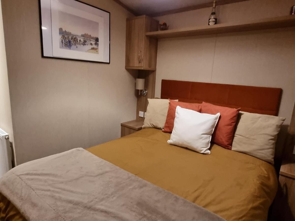 Kimadalyn Villa Forfar Bagian luar foto